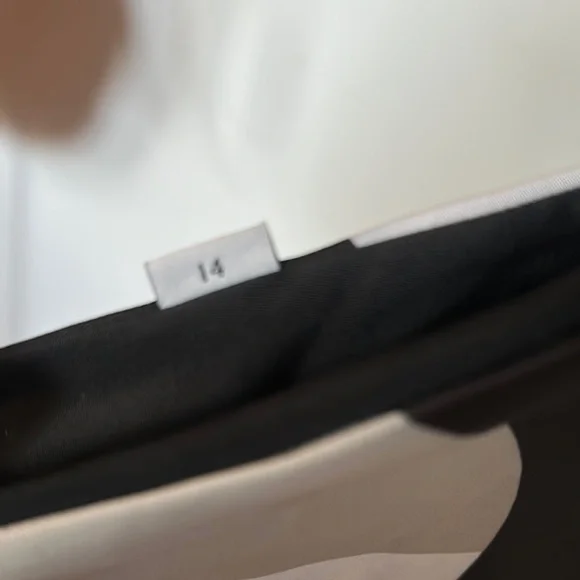 Stylish Black and White One-Shoulder Swim One Piece - Picture 5 of 7